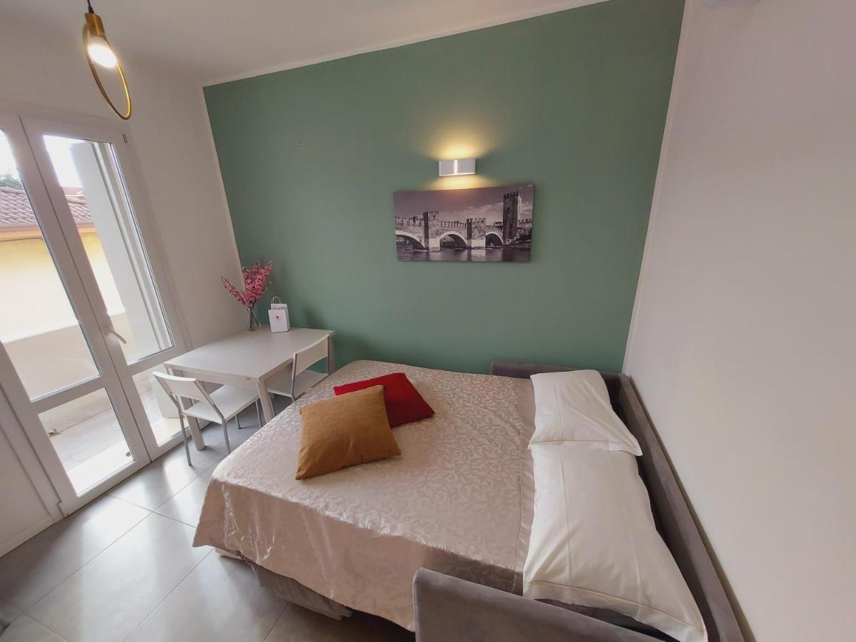 Residenza Delizia Camere & Appartamenti "Residenze Del Cuore" Verona Exterior photo